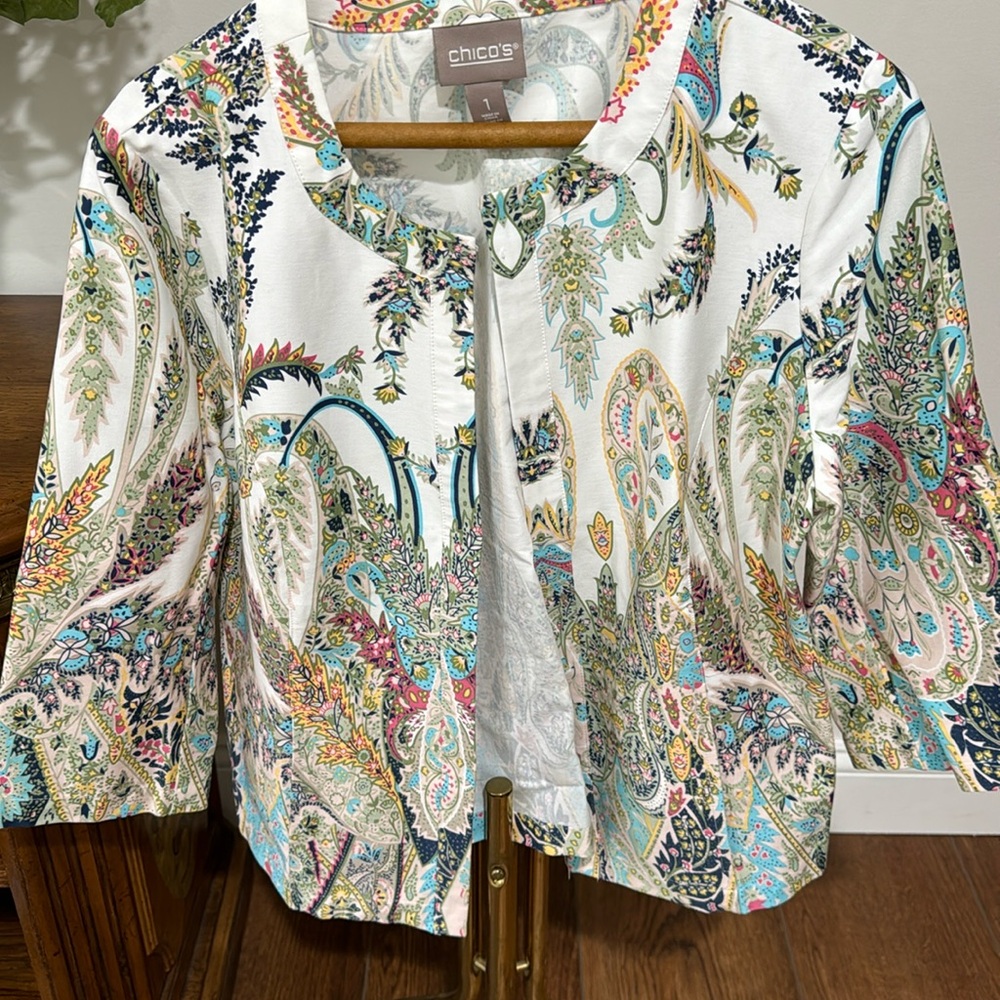 Chicos sz 1 print jacket